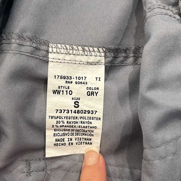 Cherokee Workwear Gray Scrub Set Small - Picture 3 of 4